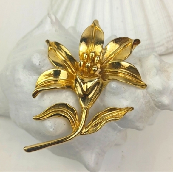 ♥️Bundle Only♥️♥️ Intriguing Gold Tone & Silver Brooch Trio - Picture 14 of 14